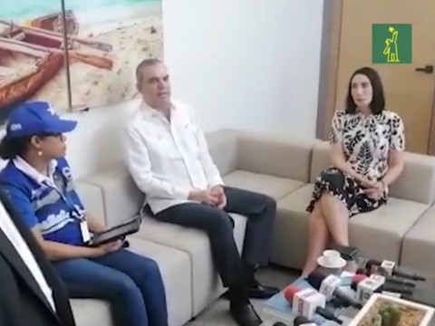 Abinader se convierte en primer dominicano empadronado; pide a la oposici&oacute;n no hacer pol&iacute;tica con el censo