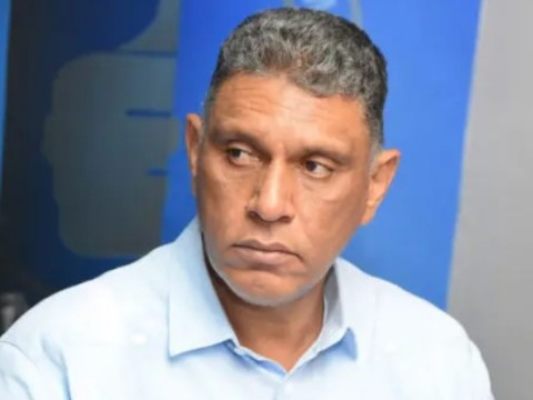 Diputados citan a Jes&uacute;s V&aacute;squez para explicar restricci&oacute;n de bebidas