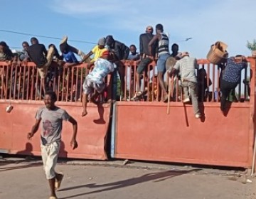 Haitianos soldan puerta peatonal para evitar acceso a su territorio por frontera con Dajab&oacute;n