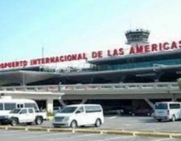 Apresan hombre que intent&oacute; abordar avi&oacute;n sin autorizaci&oacute;n en Las Am&eacute;ricas