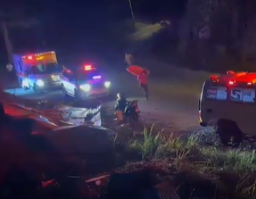 Tres muertos y un herido al caer cami&oacute;n por un precipicio en carretera de Jarabacoa