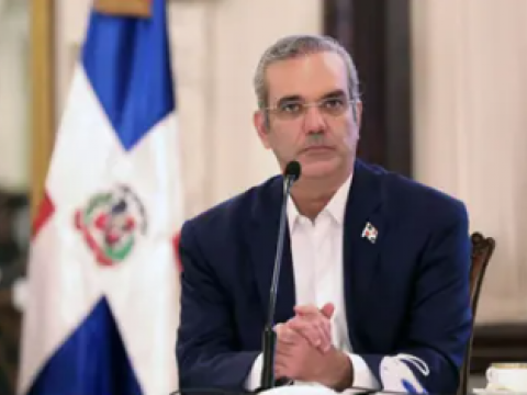  Abinader designa nuevo comandante de la Armada