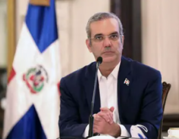  Abinader designa nuevo comandante de la Armada
