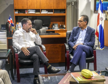Director de SeNaSa realiza recorrido por oficinas en el exterior tras cumplir un a&ntilde;o de su puesta en marcha