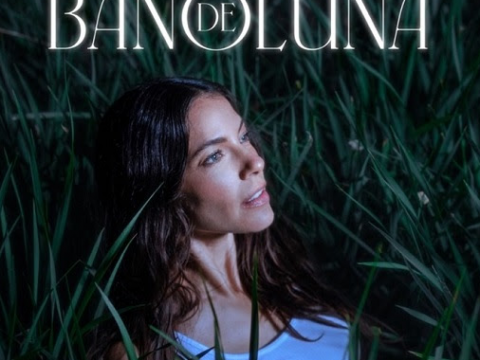DEBI NOVA eleva su carrera con el lanzamiento de&nbsp;&nbsp;&ldquo;BA&Ntilde;O DE LUNA