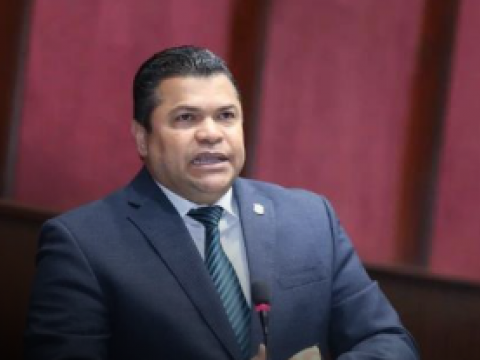 Los diputados piden eliminar privilegios en otros sectores antes de renunciar a sus exoneraciones