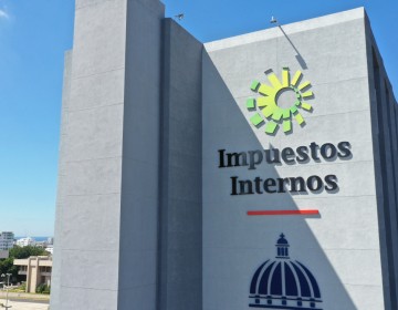 DGII informa emisi&oacute;n exclusiva de facturas electr&oacute;nicas para Grandes Locales y Medianos Contribuyentes desde noviembre