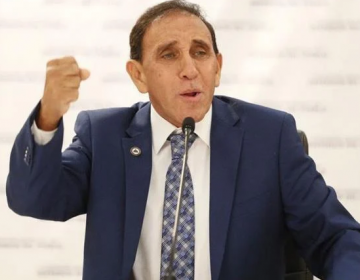 Doctor Cruz Jimini&aacute;n dice sufri&oacute; una arritmia y explica su situaci&oacute;n actual de salud