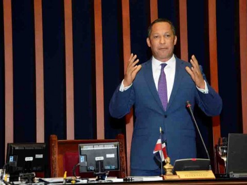 Senador Dionis S&aacute;nchez se va del PLD y se lleva su equipo pol&iacute;tico 