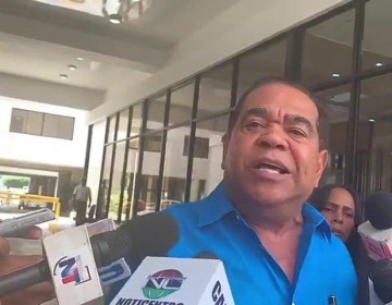 Diputado Manuel D&iacute;az es ingresado tras presentar s&iacute;ntomas de COVID-19 