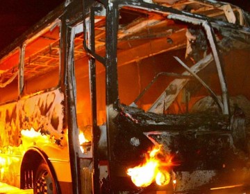 Mueren calcinados 12 ni&ntilde;os y 34 adultos al incendiarse un autob&uacute;s en Bulgaria