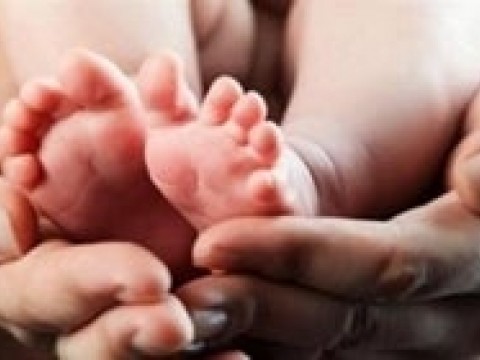 Costa Rica: Beb&eacute;s que nacen en los hospitales p&uacute;blicos reciben una careta protectora contra COVID-19