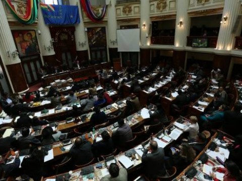 Parlamento boliviano aprueba una comisi&oacute;n por pol&eacute;mica compra en Espa&ntilde;a