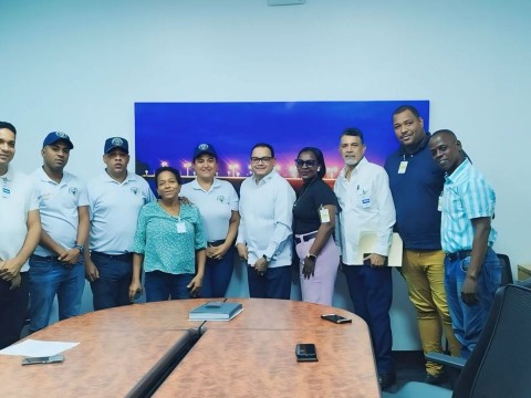 EDEESTE se re&uacute;ne con dirigentes de Capotillo y la Polic&iacute;a Comunitaria para abordar problemas relacionados con el suministro de energ&iacute;a el&eacute;ctrica