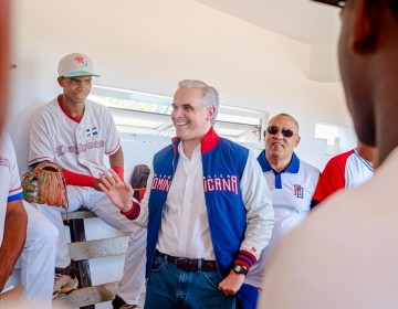 Ministro Luis Miguel De Camps resalta alianza indisoluble entre educaci&oacute;n y deportes durante competencia internacional de prospectos