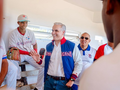 Ministro Luis Miguel De Camps resalta alianza indisoluble entre educaci&oacute;n y deportes durante competencia internacional de prospectos