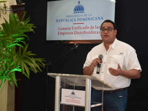 Abinader designa a Andr&eacute;s Astacio como superintendente de Electricidad