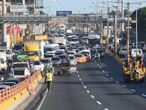 Anuncian cierre de carril en el elevado del Km 12 de la autopista Duarte