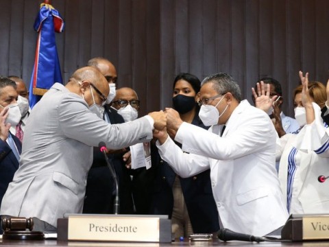 Esposo de Zaida Polanco, que muri&oacute; por Covid, la sustituir&aacute; en la C&aacute;mara de Diputados