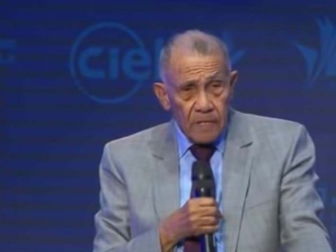 Ezequiel Molina arremete contra aborto