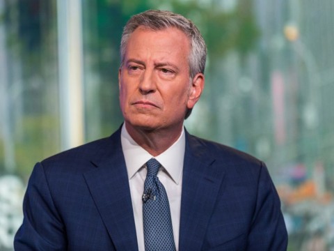 Amplio rechazo a el alcalde de New York Bill de Blasio por su propuesta de habilitar &ldquo;fosas comunes&rdquo; para entierros temporales 