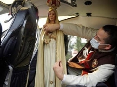 En helic&oacute;ptero, El Salvador conmemora 103 a&ntilde;os de la aparici&oacute;n de la Virgen de F&aacute;tima