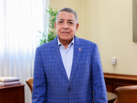  Gobierno dominicano impulsa medidas econ&oacute;micas, inversi&oacute;n p&uacute;blica y recuperaci&oacute;n de espacios para las familiares