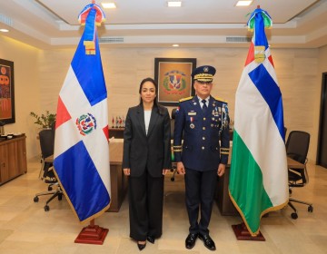 Faride Raful encabeza traspaso de mando y posesiona a Ernesto Rodr&iacute;guez Garc&iacute;a como nuevo director de la Polic&iacute;a Nacional