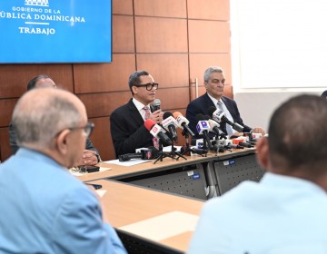 Gobierno anuncia aumento salarial de un 25 % al sector zonas francas industriales