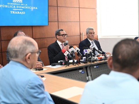 Gobierno anuncia aumento salarial de un 25 % al sector zonas francas industriales