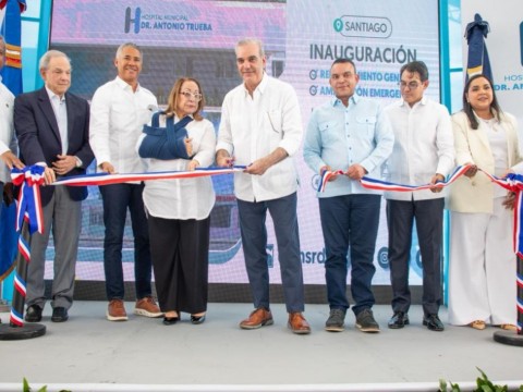 Presidente Abinader entrega el remozado Hospital Perif&eacute;rico Monte Adentro Dr. Antonio Trueba, en Santiago