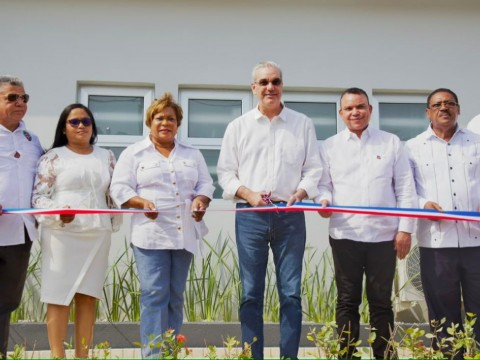 Presidente Abinader inaugura Hospital Hacienda Estrella renovado