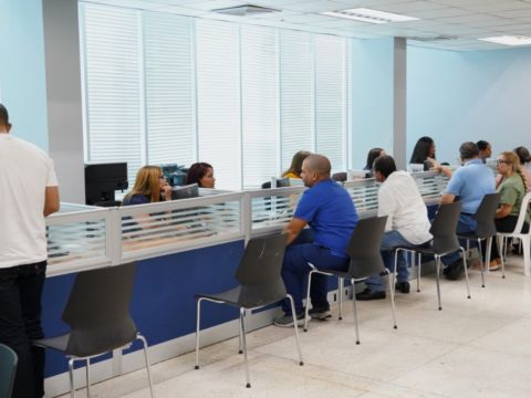 Edesur ofrece atenci&oacute;n personalizada en sus oficinas para responder inquietudes de sus clientes