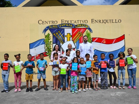 Fundaci&oacute;n Refidomsa entrega &uacute;tiles escolares a m&aacute;s de 7,000 estudiantes en apoyo al a&ntilde;o educativo 2025-2026