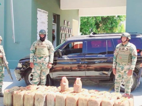 El Ej&eacute;rcito frustra contrabando de 162 galones de gasolina que ser&iacute;a llevado a Hait&iacute;
