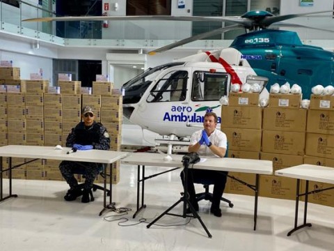 Gonzalo dona a la Polic&iacute;a 15,500 mascarillas, 120,000 guantes y 80 trajes de bioseguridad