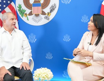 Embajada de EE.UU. permite celulares, pero advierte sanciones si te atrapan grabando