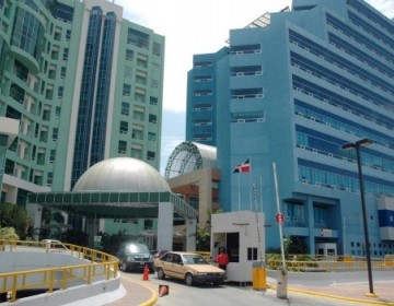 Cl&iacute;nicas de Santiago suspenden consultas ante rebrote del COVID-19