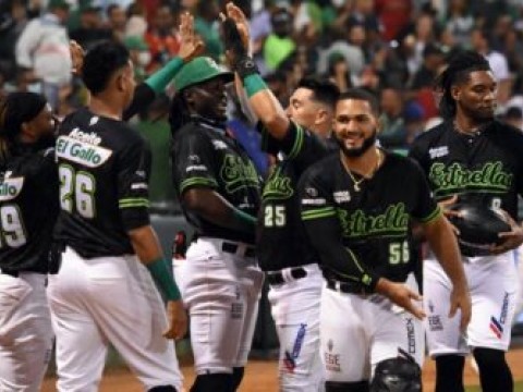 Las Estrellas ganan primer partido de la serie final