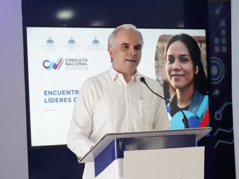 Consulta Nacional presenta a l&iacute;deres de opini&oacute;n la visi&oacute;n transformadora de la reforma educativa