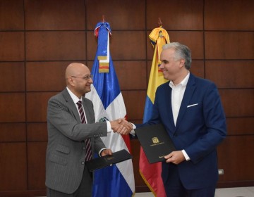 Rep&uacute;blica Dominicana y Ecuador firman acuerdo para garantizar pensiones a trabajadores