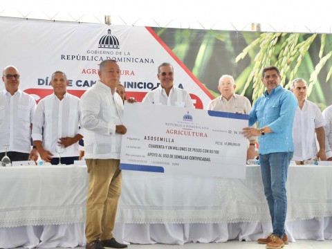 Presidente Abinader anuncia apoyo de RD$ 400 millones para pignoraci&oacute;n de arroz