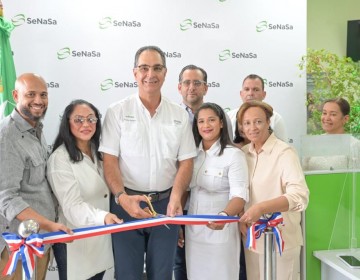 Director Ejecutivo de SeNaSa inaugura nuevo centro de servicios y realizan jornada de salud en Nagua