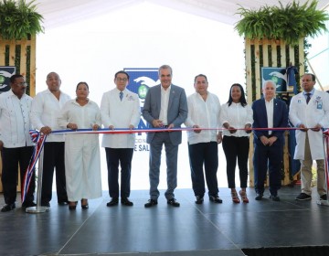 Presidente Abinader entrega nuevo hospital Unidad Materno Infantil y el remozamiento de la Unidad de Di&aacute;lisis en el Marcelino V&eacute;lez 