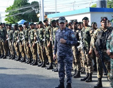 Comando Conjunto Unificado Fuerzas Armadas y Polic&iacute;a nacional despliegan personal y equipo en el sector de Capotillo