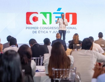 Presidente Abinader hace llamado a j&oacute;venes para que se conviertan en guardianes de la transparencia, honestidad e integridad