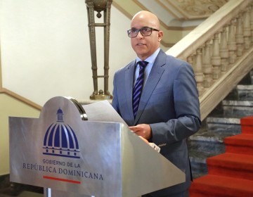 Gobierno anuncia medidas para combatir el brote de dengue