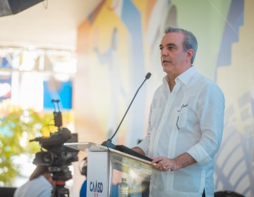 Presidente Abinader inaugura Cristo Park para beneficio de m&aacute;s de 350 mil personas de seis barriadas