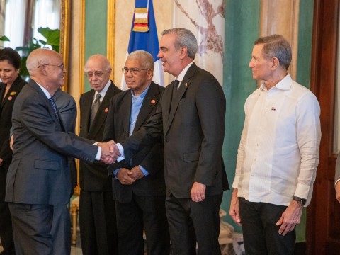 Presidente Abinader juramenta nuevos miembros de los consejos de la Orden del M&eacute;rito Duarte, S&aacute;nchez y Mella