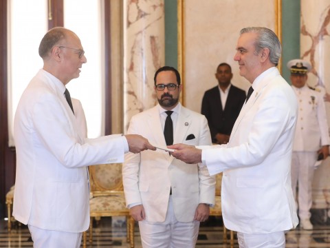 Presidente Abinader recibe cartas credenciales de siete nuevos embajadores en el pa&iacute;s